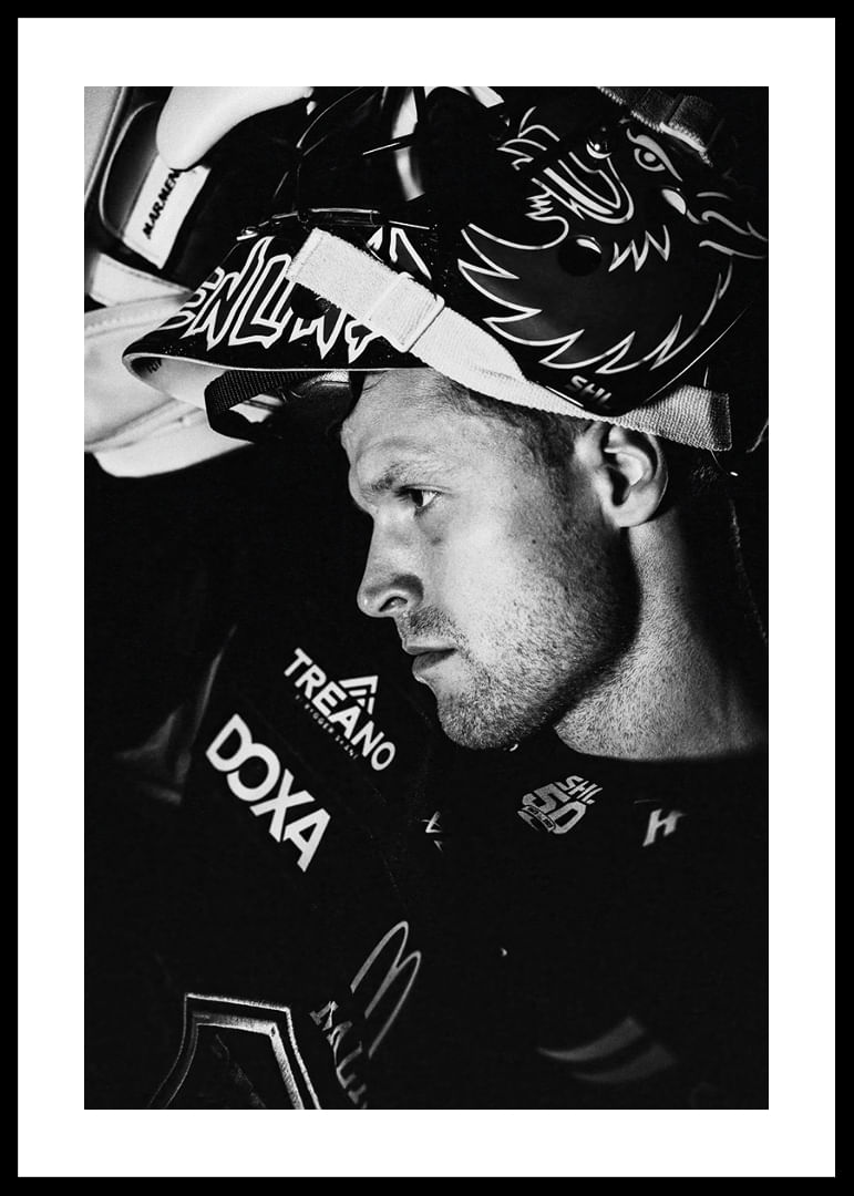 Daniel Marmenlind #72 Malmö Redhawks B&W 2025/2026-12