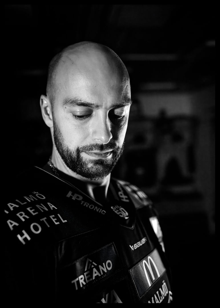 Robin Hanzl #78 Malmö Redhawks B&W 2025/2026-12