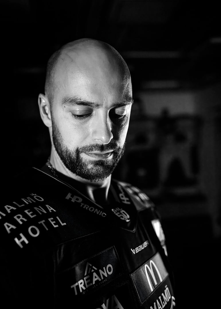 Robin Hanzl #78 Malmö Redhawks B&W 2025/2026-12