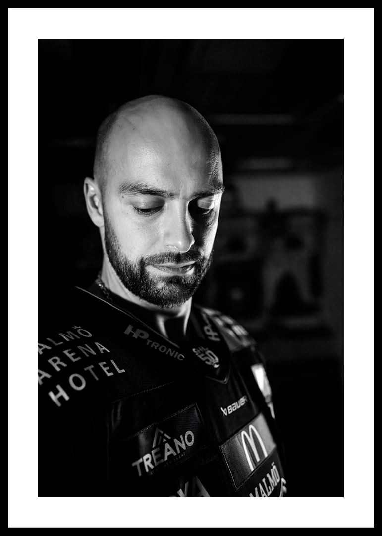 Robin Hanzl #78 Malmö Redhawks B&W 2025/2026-12