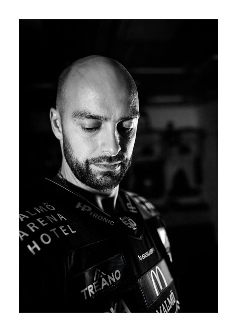 Robin Hanzl #78 Malmö Redhawks B&W 2025/2026-12