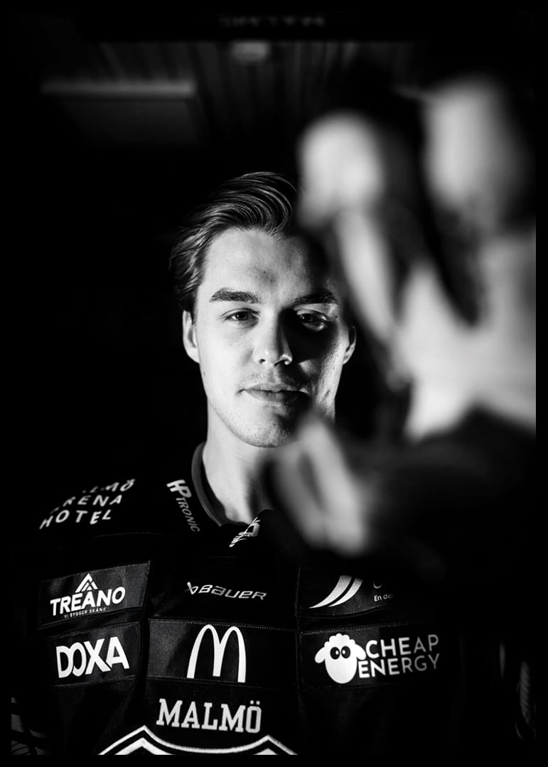 Axel Sundberg #91 Malmö Redhawks B&W 2025/2026-12