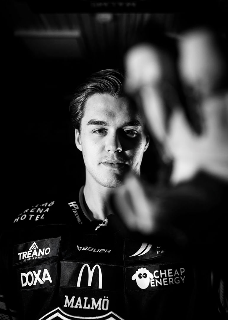 Axel Sundberg #91 Malmö Redhawks B&W 2025/2026-12