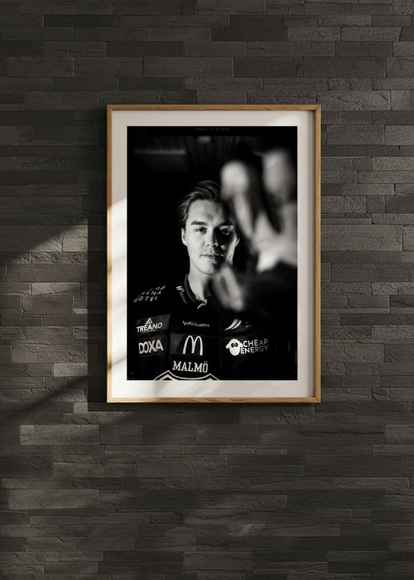 Poster Axel Sundberg #91 Malmö Redhawks B&W 2025/2026 crossfade