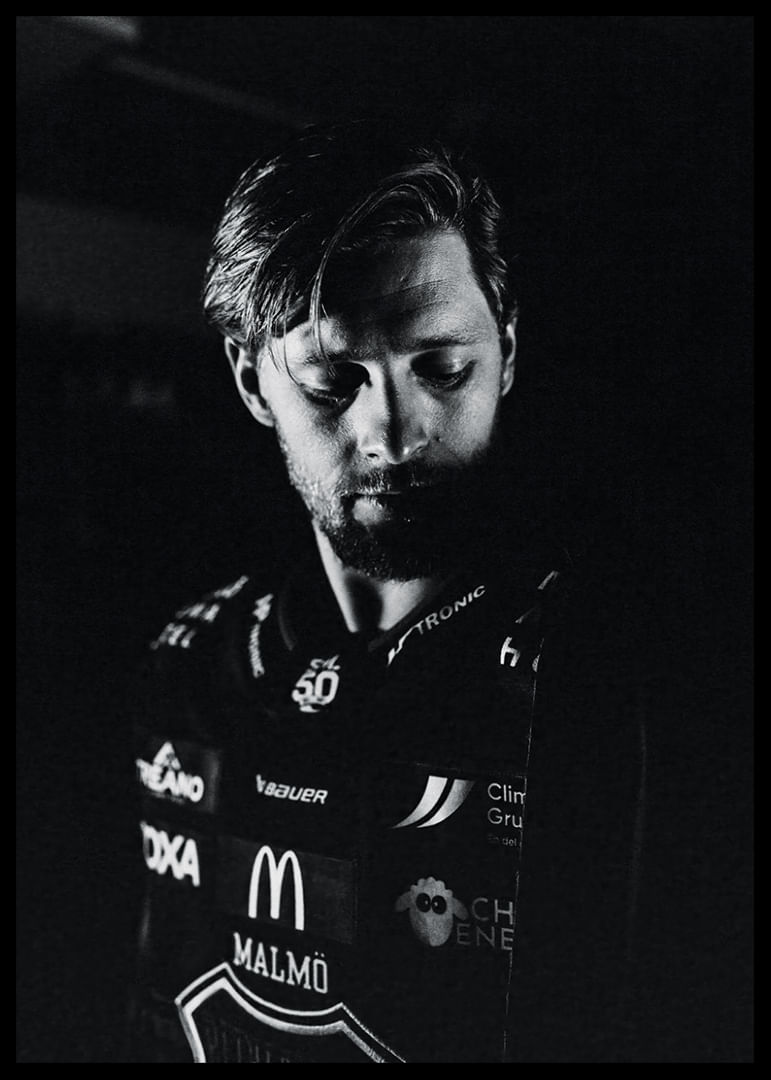Carl Persson #95 Malmö Redhawks B&W 2025/2026-12