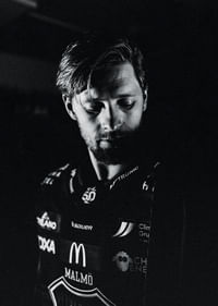 Carl Persson #95 Malmö Redhawks B&W 2025/2026-3