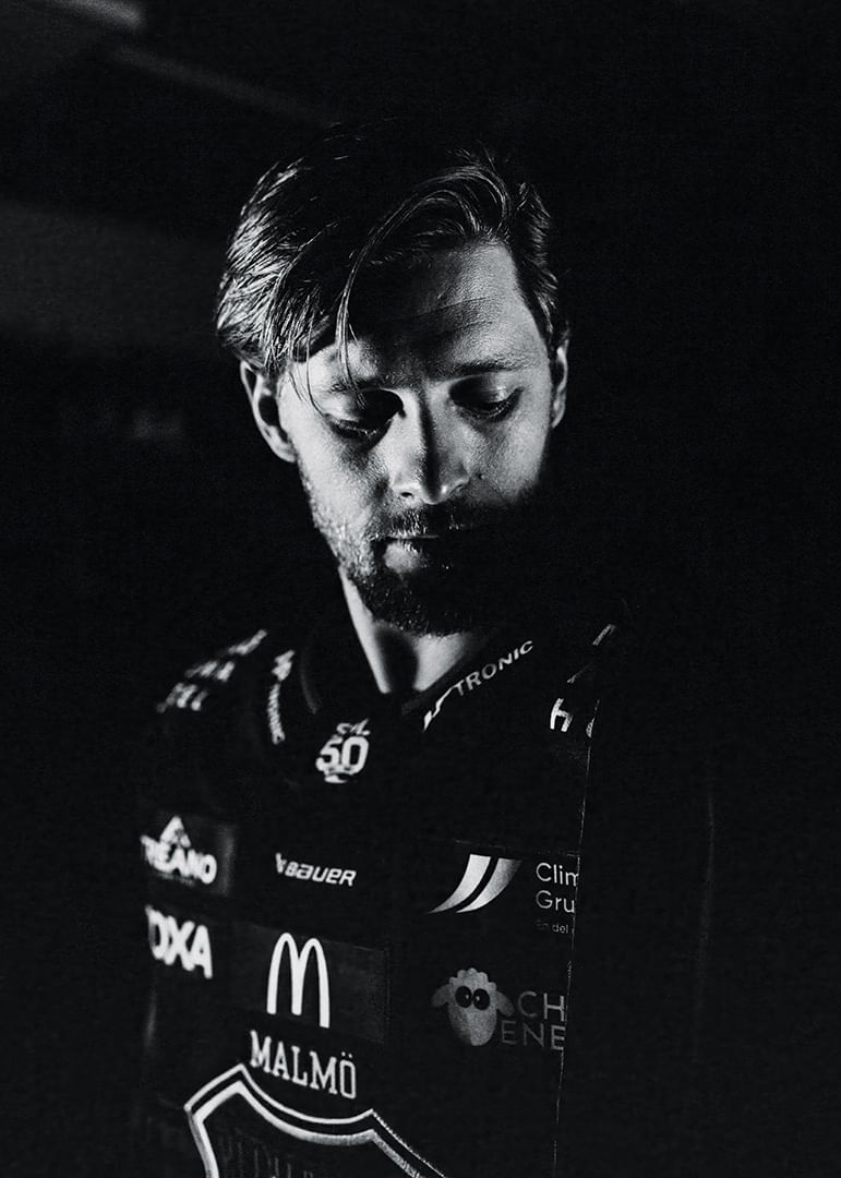 Carl Persson #95 Malmö Redhawks B&W 2025/2026-12