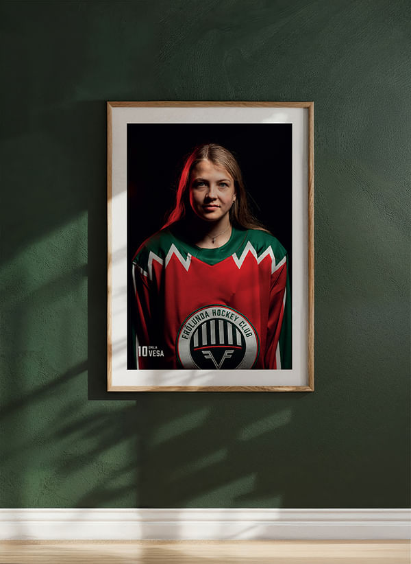 Poster Emilia Vesa #10 Frölunda HC 2025/2026 crossfade
