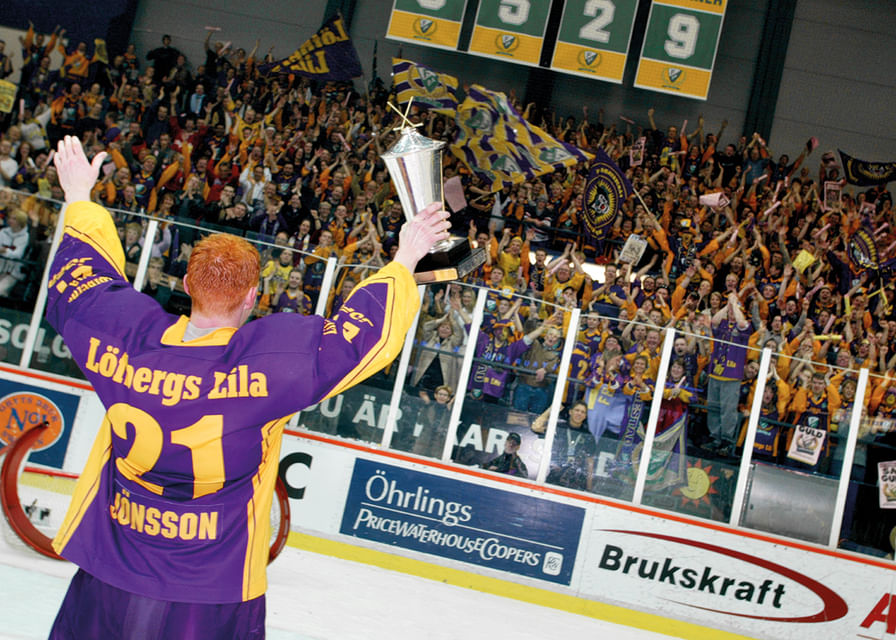 Jörgen Jönsson Färjestad BK SM-Guld 2002 Med Fansen-12