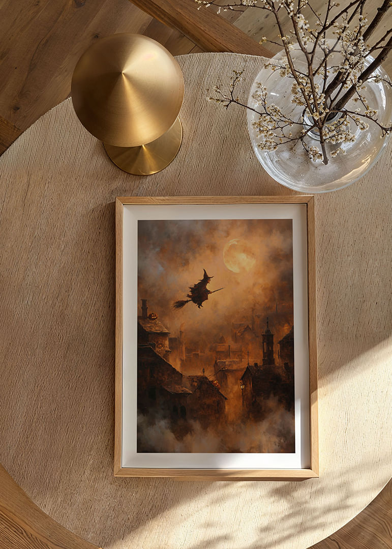 Une sorcière enchantée plane au-dessus d'un village au clair de lune.-12