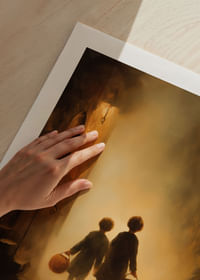 Gyerekek sétálnak egy ködös, aranyló tájon-5