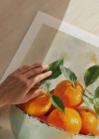 Laranjas vibrantes numa tigela espalham energia e alegria.-5