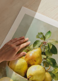 Poires dorées dans un bol au charme artistique-5