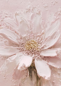 Zachte penseelstreken vormen een dromerige bloem in lichtroze-3