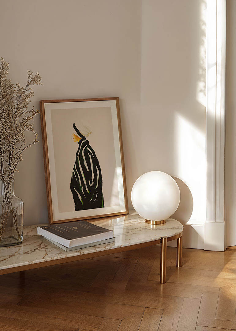 Los elegantes contrastes crean una atmósfera sofisticada.-12