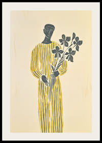 En mystisk figur i gult håller lugnt en blomsterkvist-2