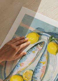 Nature morte animée avec poisson et citron dans une palette de couleurs harmonieuse-5