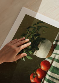 Tomates fraîches et verdure en harmonie paisible-5