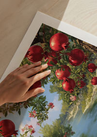 Grenadiers luxuriants au bord d'une rivière scintillante-5