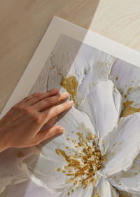 Une élégance rayonnante aux accents dorés pour une expression luxueuse-5