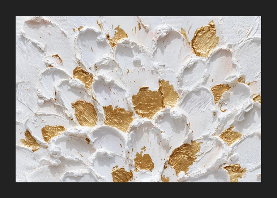 Gyllene blommor dansar på en vit texturerad duk-12