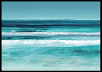 Le calme de la mer se répand en douces nuances de bleu.-2