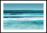 Le calme de la mer se répand en douces nuances de bleu.-0