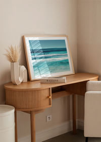 Le calme de la mer se répand en douces nuances de bleu.-4