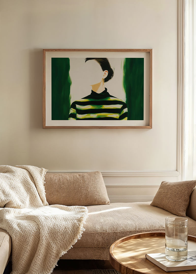 Una donna elegante con strisce verdi e nere-12