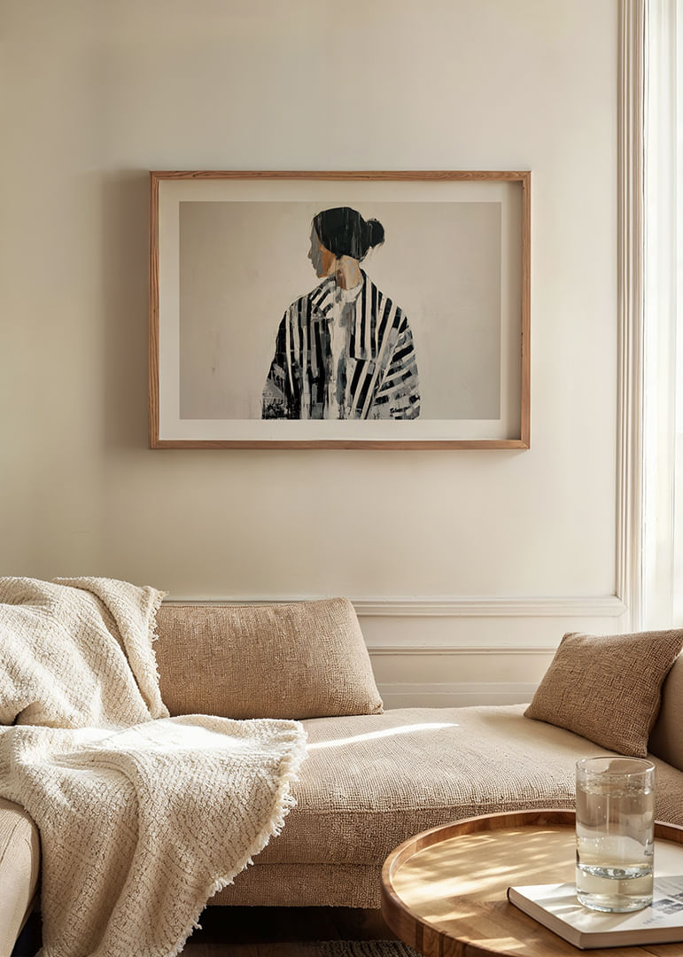 Una figura serena in bianco e nero cattura il momento-12