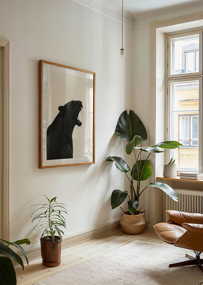 Pantera negra ruge con fuerza y ​​elegancia sobre fondo claro-12