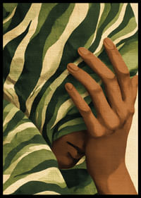 Rostro misterioso oculto entre exuberante follaje-2