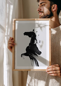 Elegante silueta de caballo pintada con poderosas pinceladas.-8