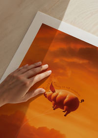 Świnia dryfująca w stronę zachodzącego słońca w krajobrazie marzeń-5