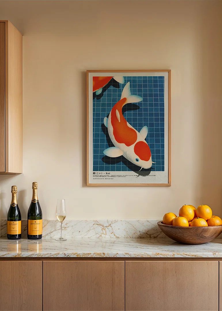Koi-fiskens elegans flyter i det stilla vattnet-12