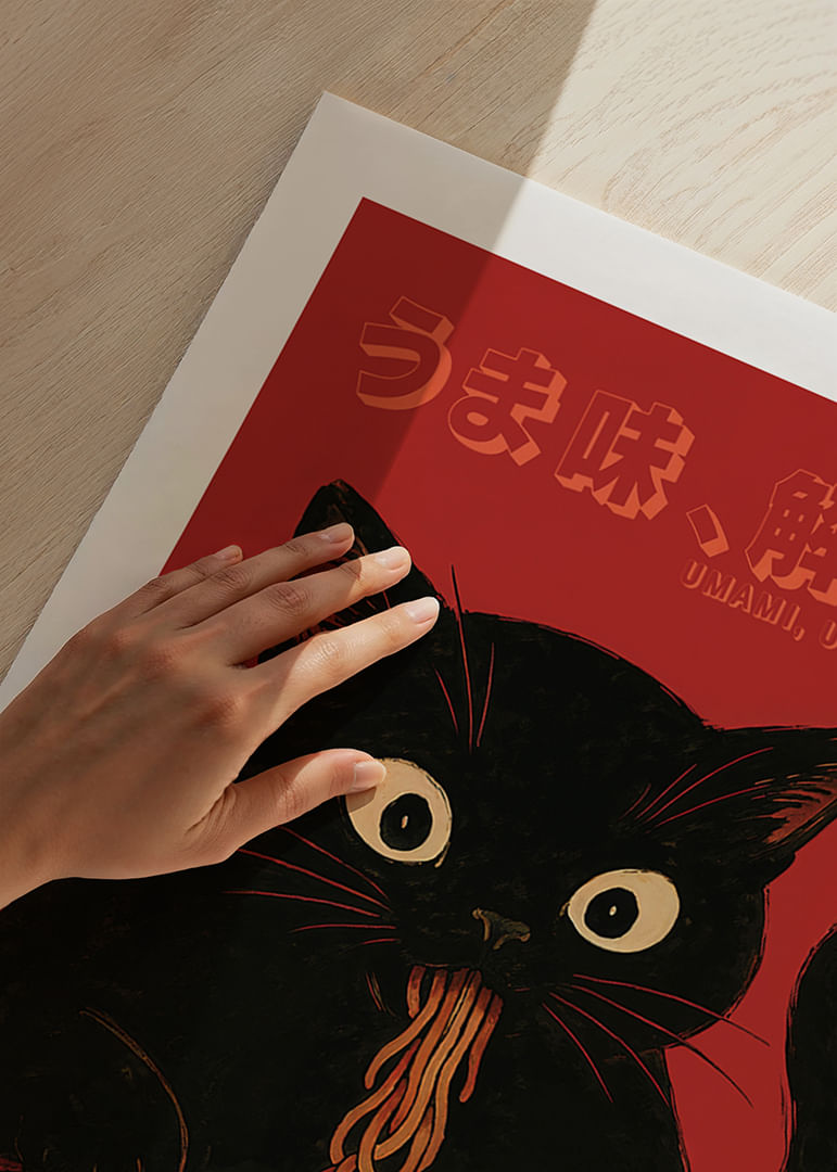 Svart katt njuter av nudlar i en lekfull och uttrycksfull poster-12