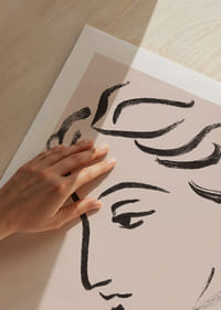 Elegante lijntekening van een bedachtzaam profiel-5