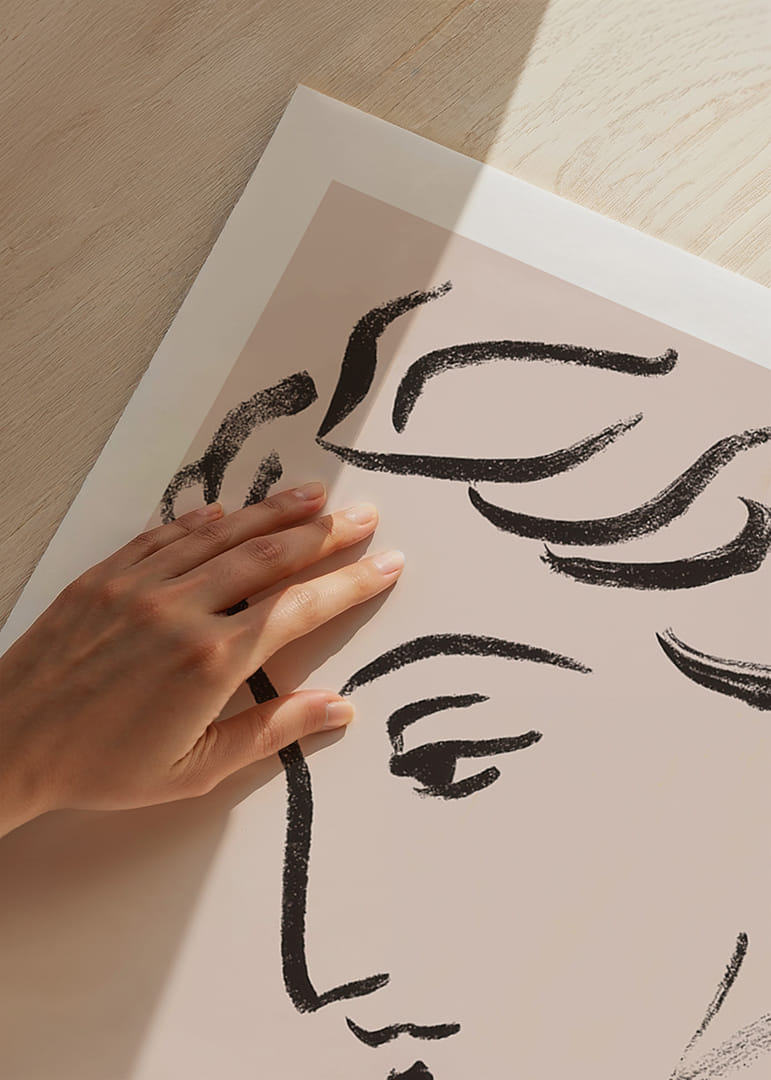 Elegante lijntekening van een bedachtzaam profiel-12