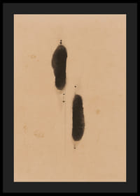 Twee mysterieuze schaduwen op een neutrale achtergrond creëren diepte-4