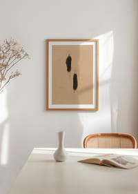 Twee mysterieuze schaduwen op een neutrale achtergrond creëren diepte-4