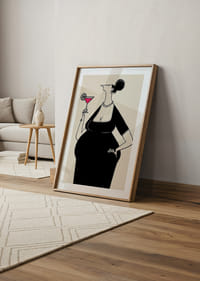 Een elegante vrouw heft haar glas met stijl en charme-4