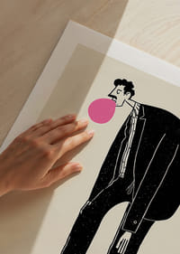 Legesyg figur med lyserød tyggegummi og stilfuldt udtryk-5