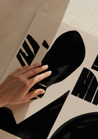 Dramatische abstractie creëert een krachtig zwart-witcontrast-3