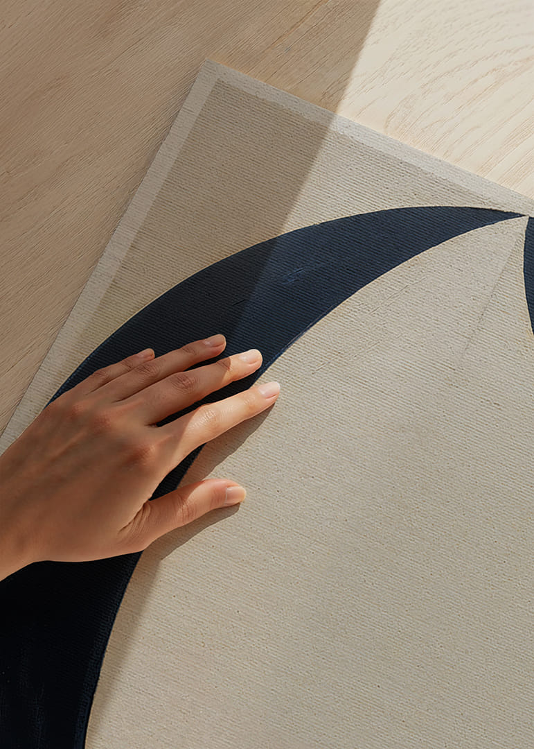 Un póster multifacético con formas amplias y cósmicas-12