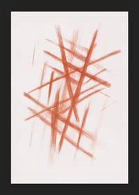 Dramatiska röda streck korsar ett ljust fält-5