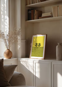 Zwei fröhliche Gestalten tanzen vor einem sonnigen Hintergrund-4