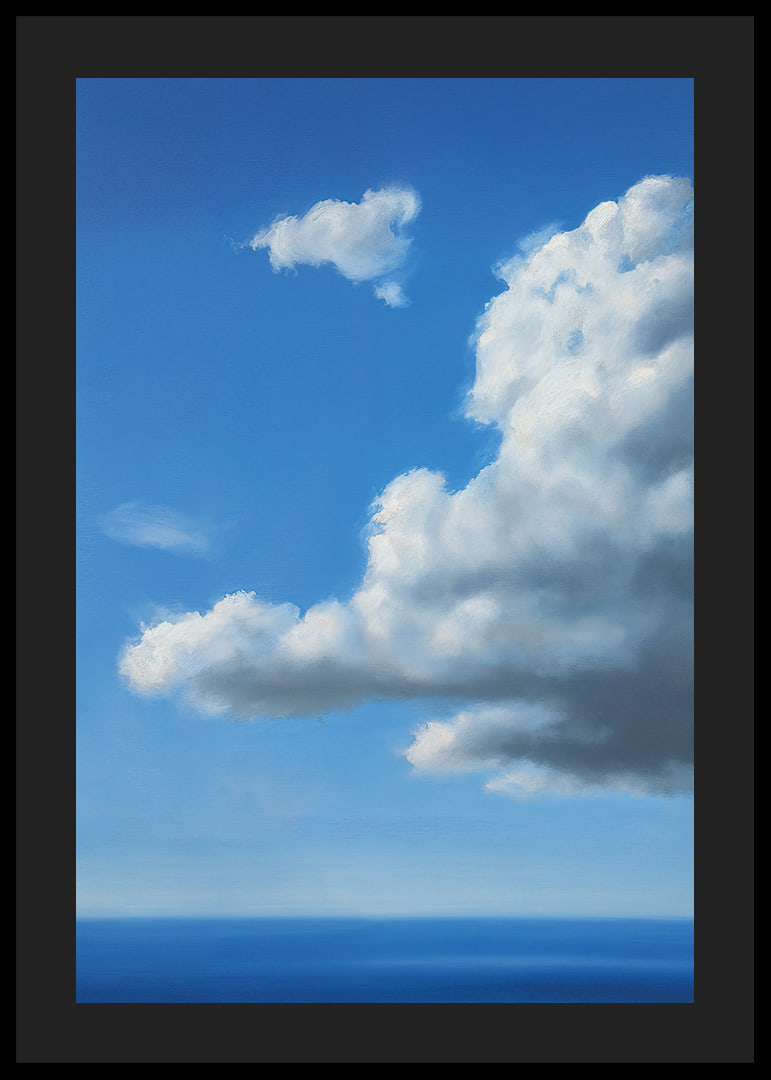 Verträumte Wolken schweben über einem tiefblauen Horizont-12