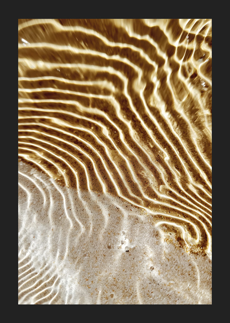 Golden waves create a calm and harmonious pattern-12
