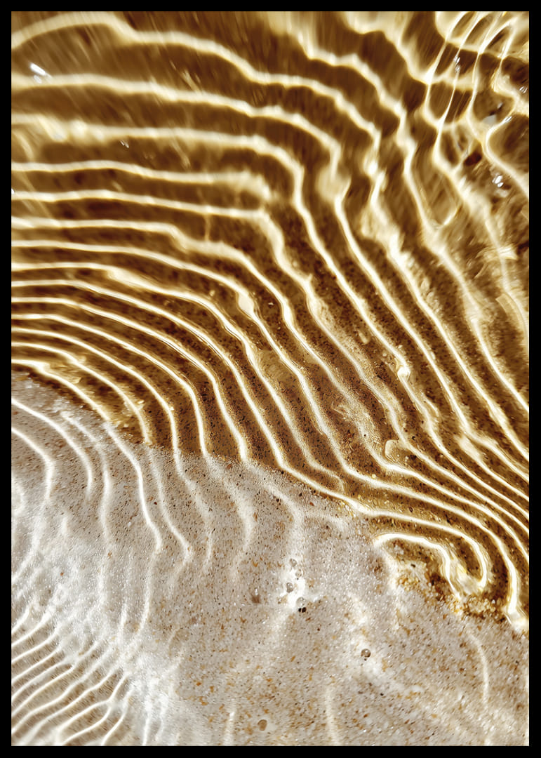 Las ondas doradas crean un patrón tranquilo y armonioso.-12