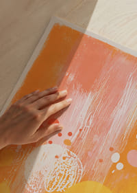 Az energikus színek és körök harmonikus mintázatot hoznak létre-3